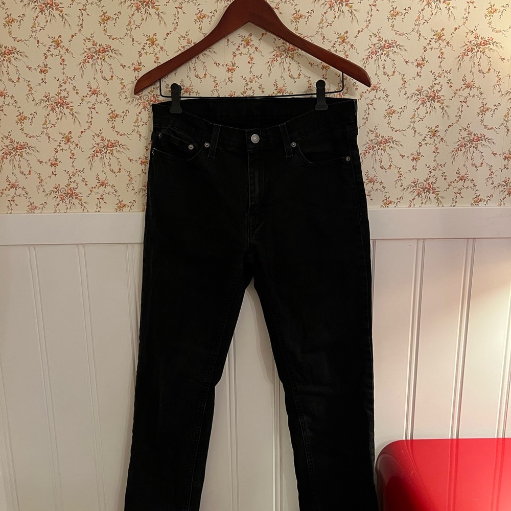Levi’s black jeans